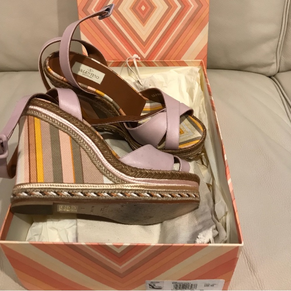Valentino wedges, Box and Bags included, size 39